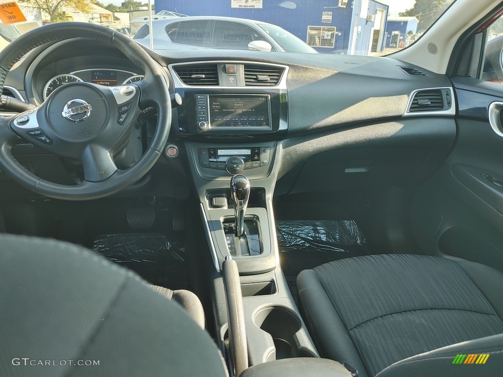 2019 Sentra SV - Red Alert / Charcoal photo #8