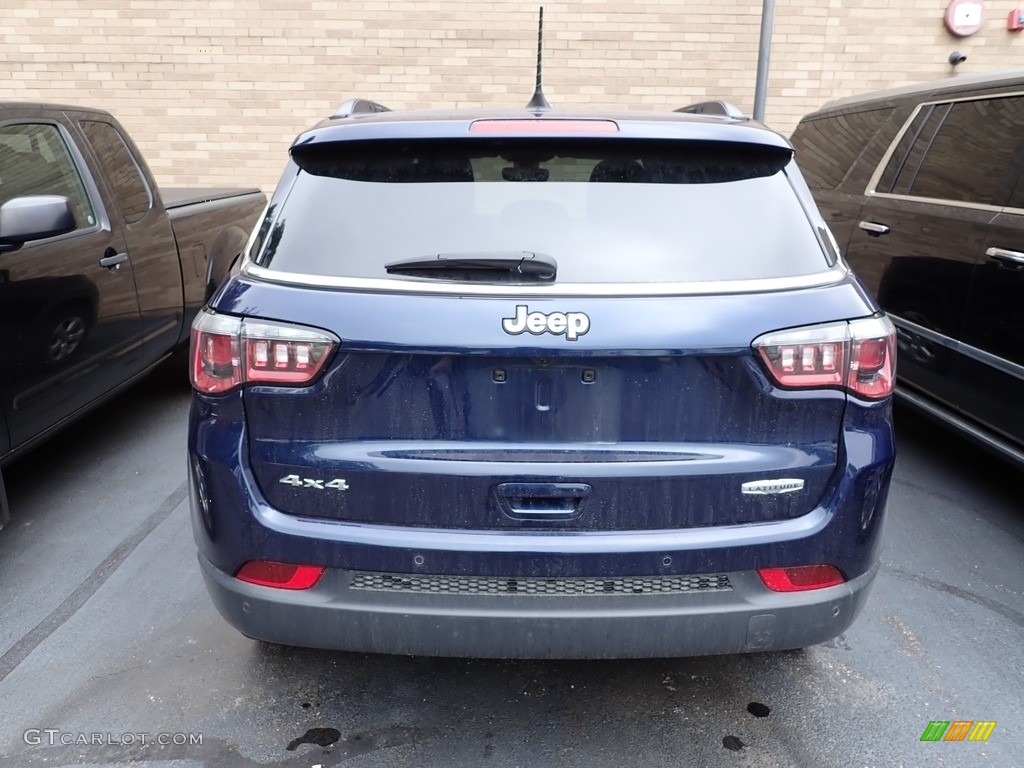 2017 Compass Latitude 4x4 - Jazz Blue Pearl / Black photo #3