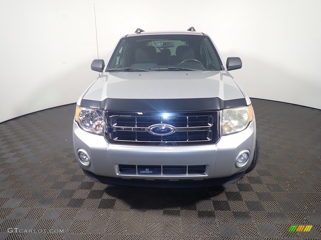 2012 Escape XLT V6 - Toreador Red Metallic / Charcoal Black photo #4