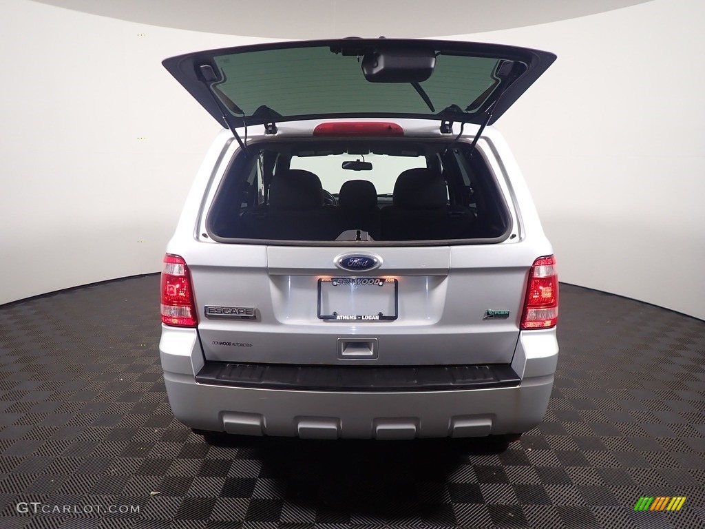 2012 Escape XLT V6 - Toreador Red Metallic / Charcoal Black photo #13