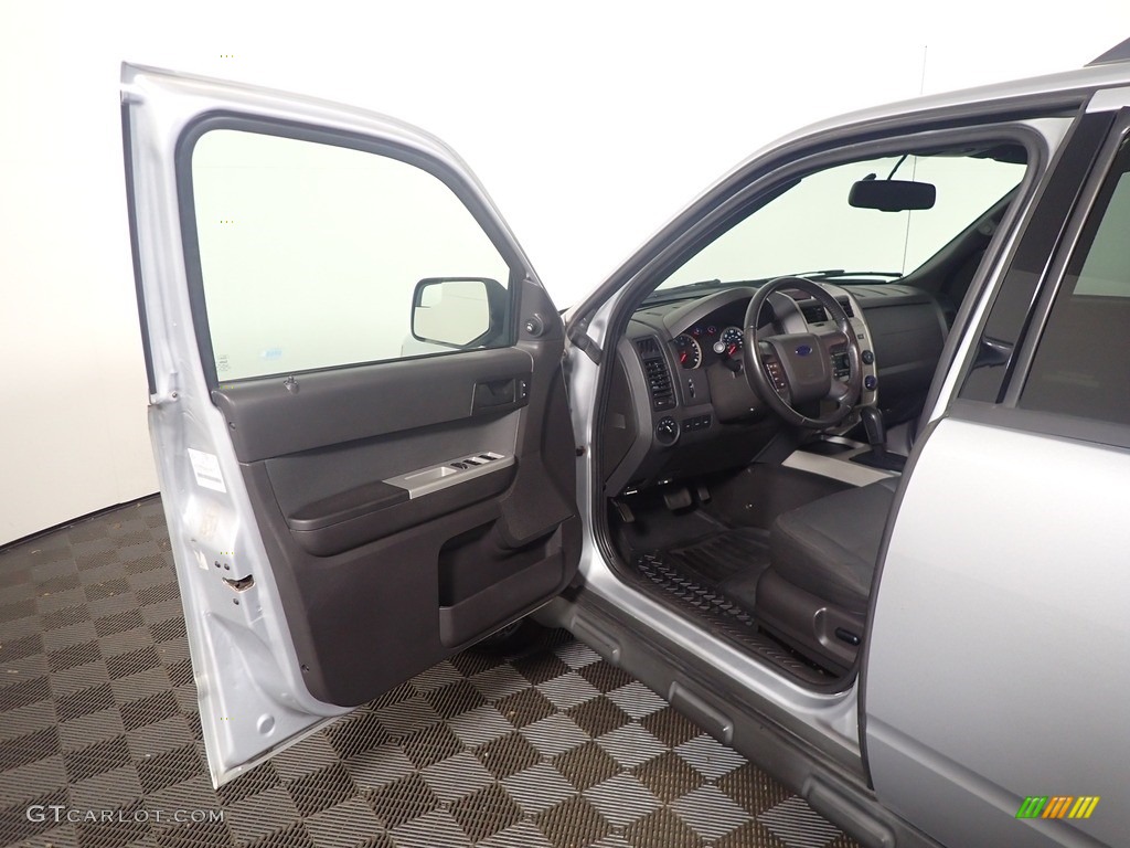 2012 Escape XLT V6 - Toreador Red Metallic / Charcoal Black photo #19