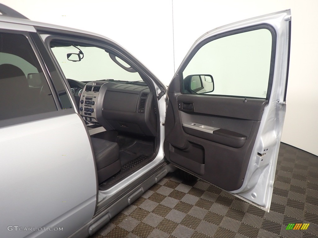 2012 Escape XLT V6 - Toreador Red Metallic / Charcoal Black photo #37