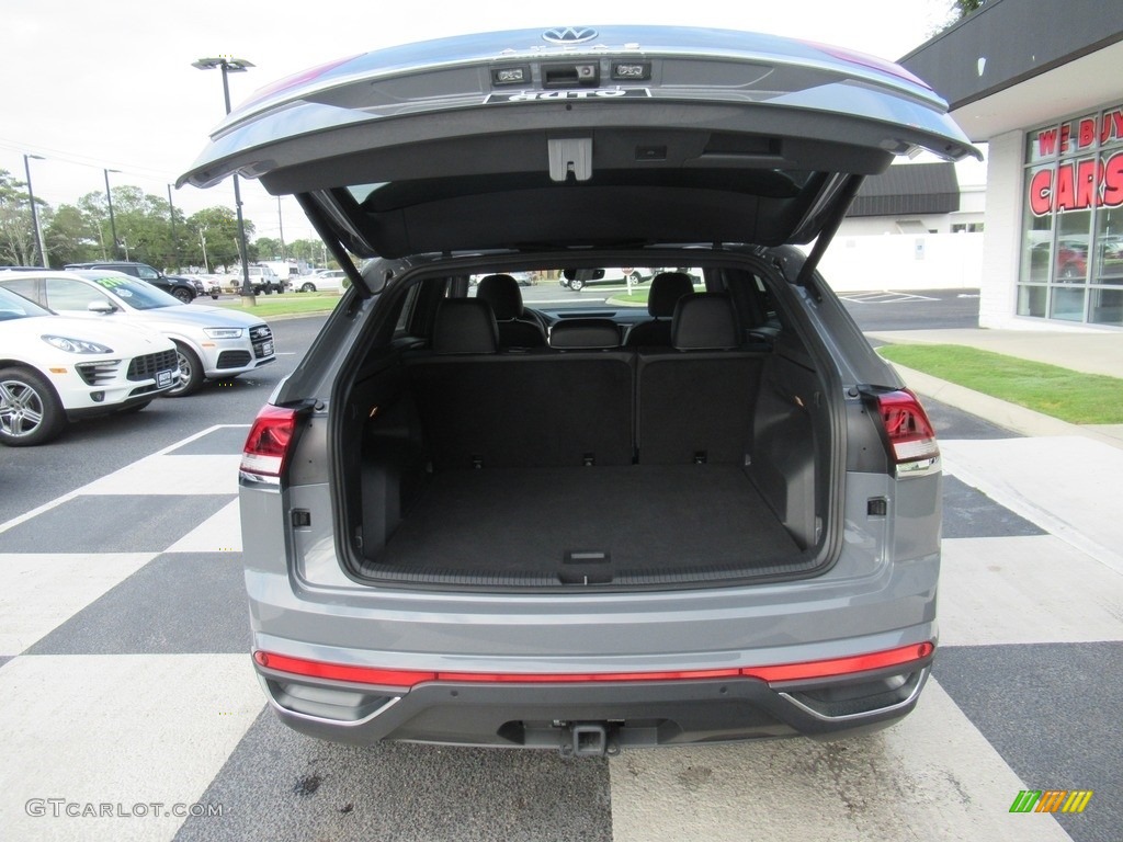 2020 Volkswagen Atlas Cross Sport SE 4Motion Trunk Photos
