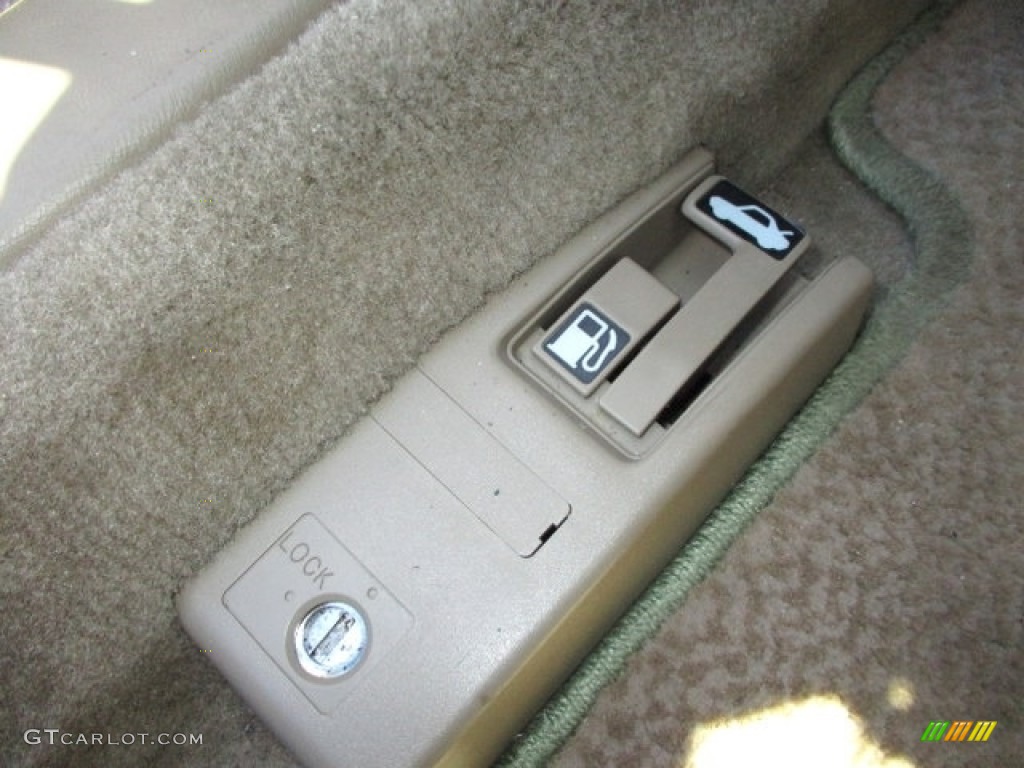 1998 Acura CL 2.3 Premium Controls Photo #142898519