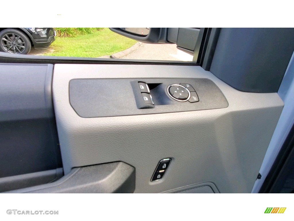 2022 F350 Super Duty XL Regular Cab 4x4 Chassis - Oxford White / Medium Earth Gray photo #11