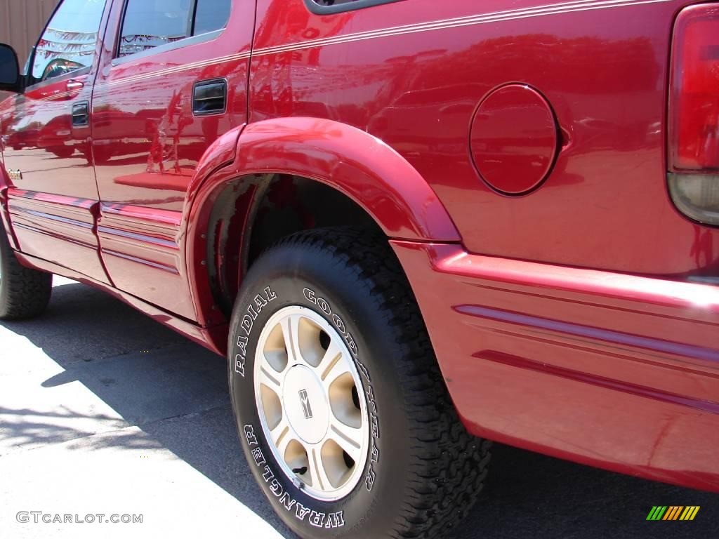 1996 Bravada AWD - Medium Red Metallic / Beige photo #5