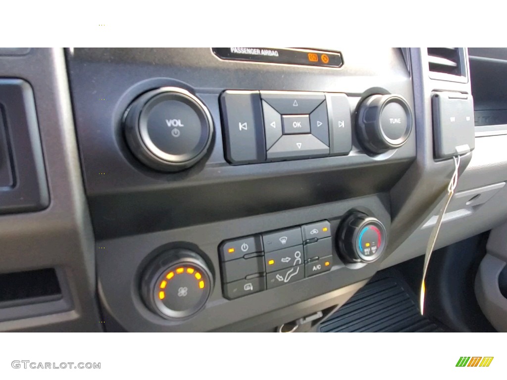 2022 F350 Super Duty XL Regular Cab 4x4 Chassis - Oxford White / Medium Earth Gray photo #14