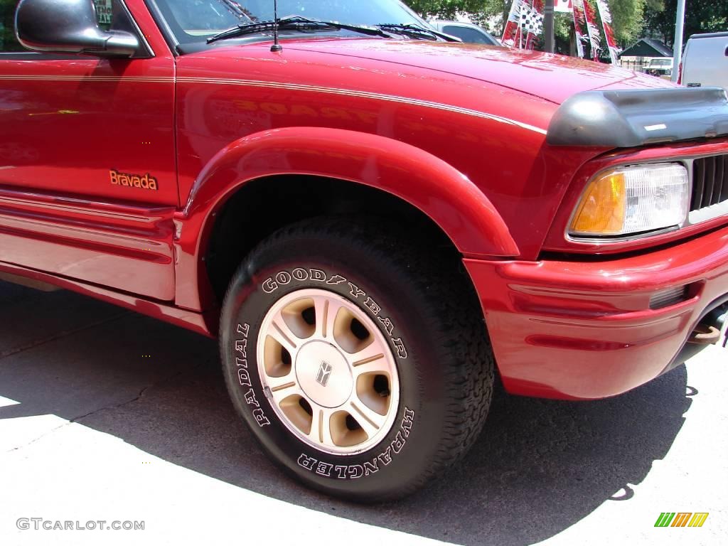 1996 Bravada AWD - Medium Red Metallic / Beige photo #10