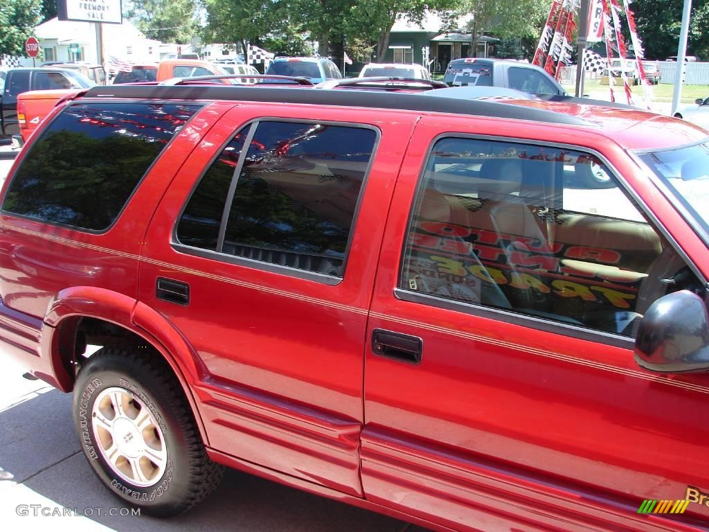 1996 Bravada AWD - Medium Red Metallic / Beige photo #14