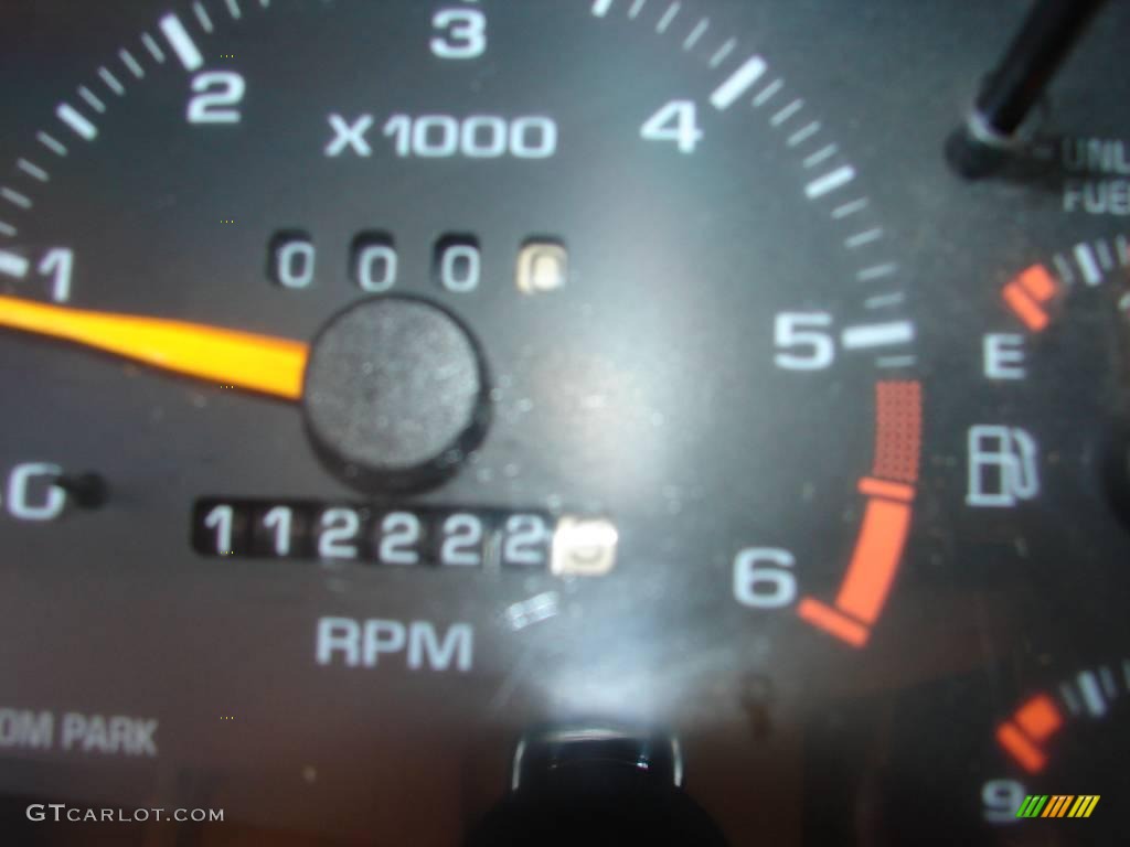 1996 Bravada AWD - Medium Red Metallic / Beige photo #19