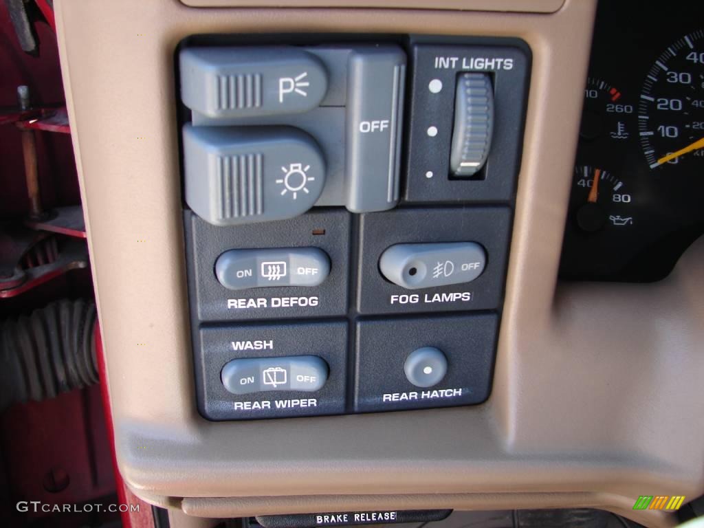 1996 Bravada AWD - Medium Red Metallic / Beige photo #21
