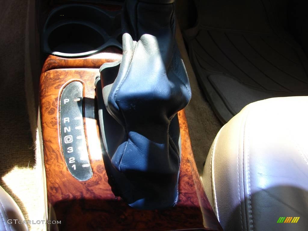 1996 Bravada AWD - Medium Red Metallic / Beige photo #24