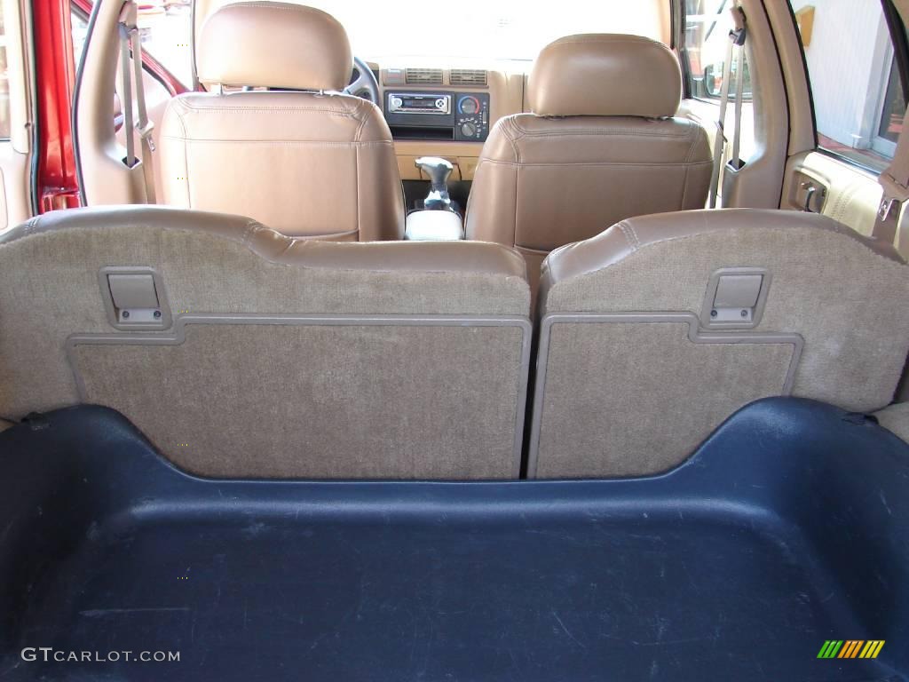 1996 Bravada AWD - Medium Red Metallic / Beige photo #31