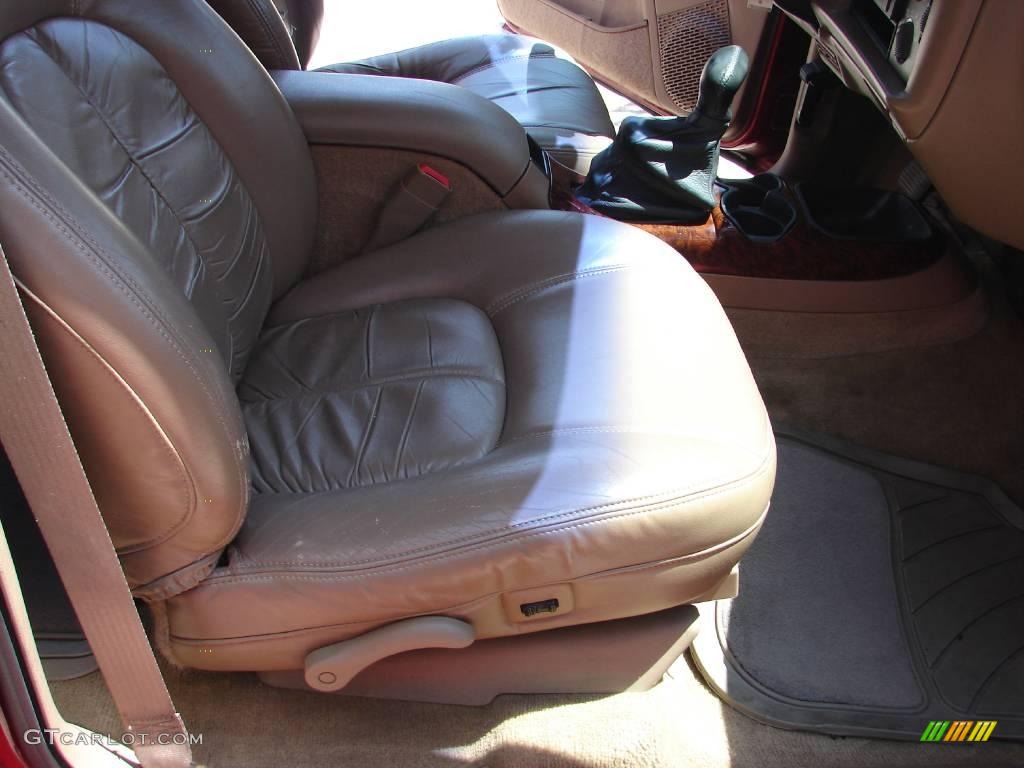 1996 Bravada AWD - Medium Red Metallic / Beige photo #37