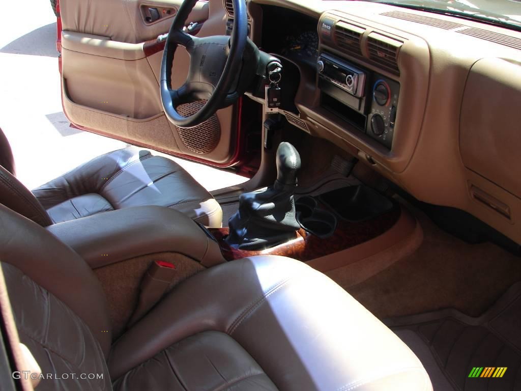 1996 Bravada AWD - Medium Red Metallic / Beige photo #38