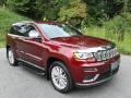 Front 3/4 View of 2017 Grand Cherokee Summit 4x4