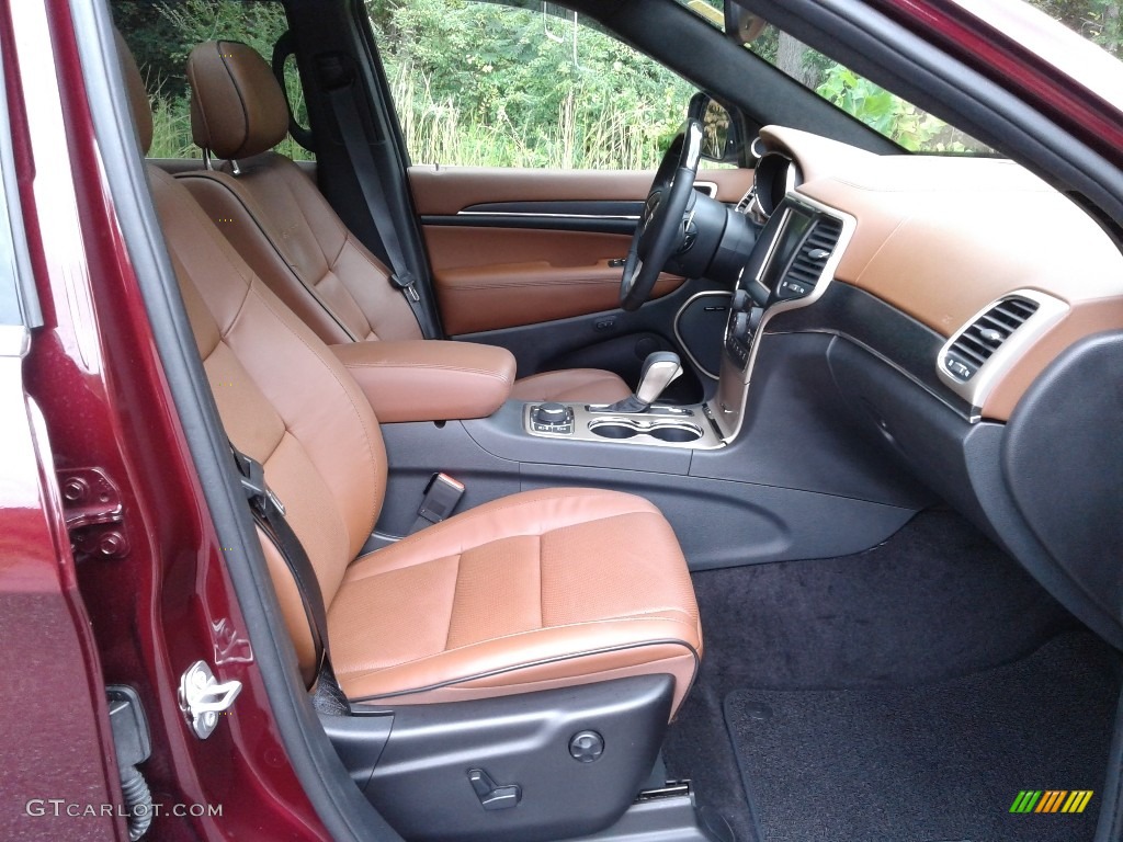 2017 Jeep Grand Cherokee Summit 4x4 Front Seat Photos