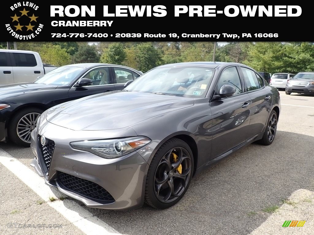 Vesuvio Gray Metallic Alfa Romeo Giulia