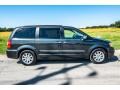 Brilliant Black Crystal Pearl - Town & Country Touring - L Photo No. 3