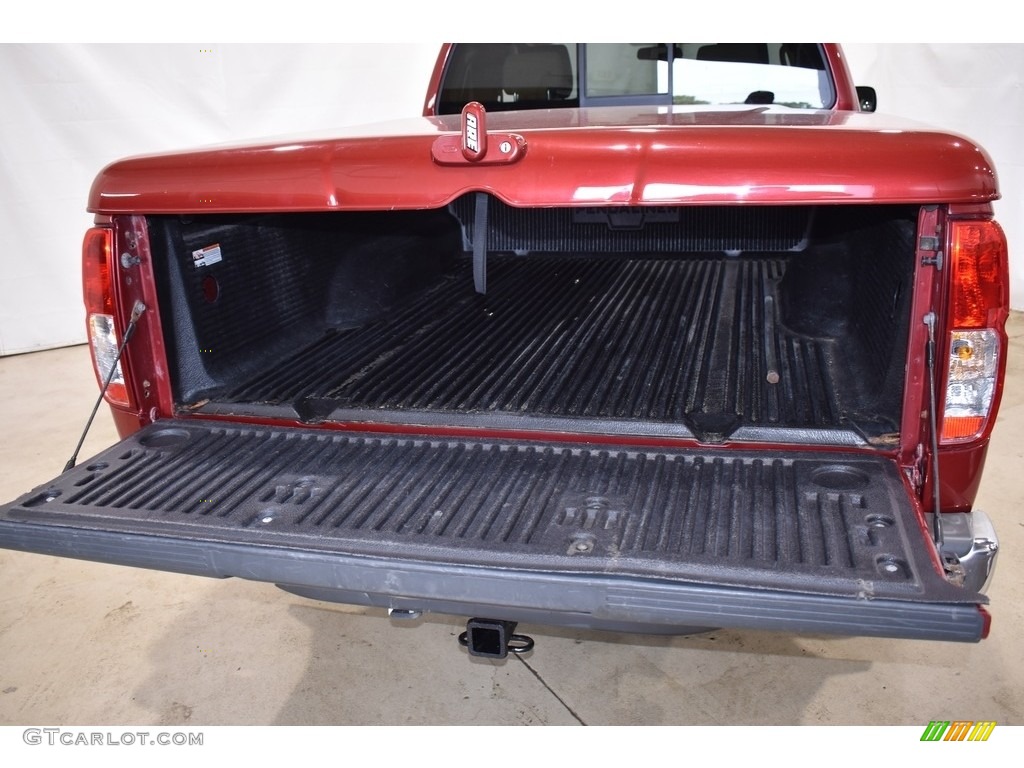 2011 Frontier SV V6 King Cab 4x4 - Red Alert / Beige photo #9