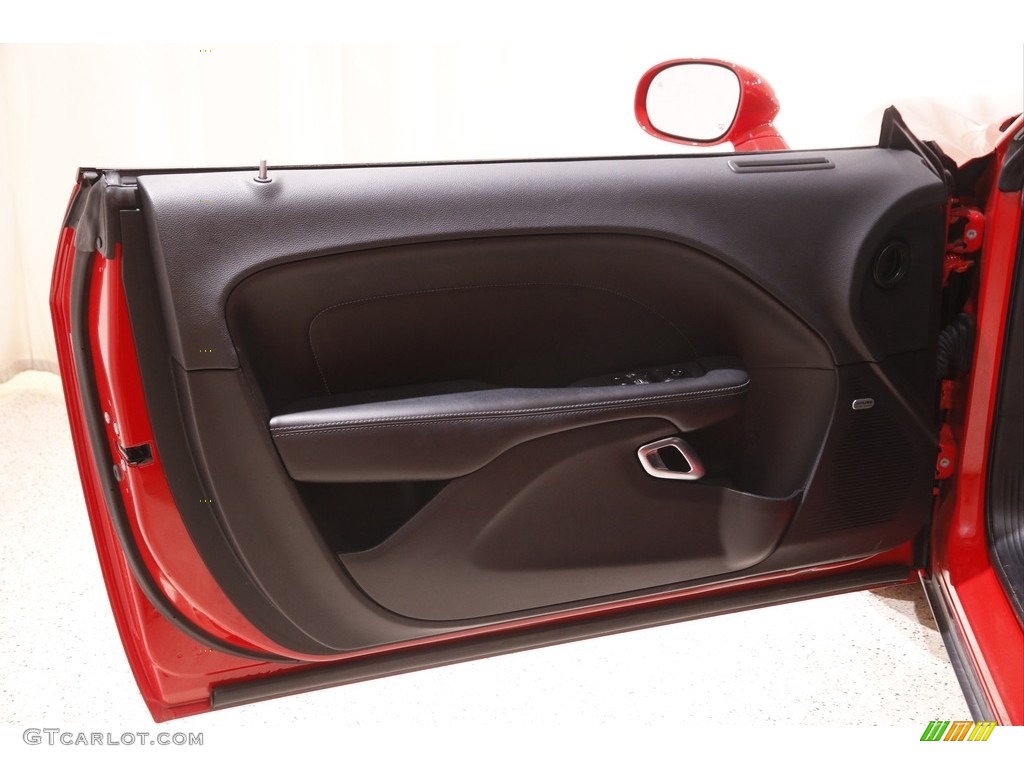 2019 Dodge Challenger SXT AWD Door Panel Photos