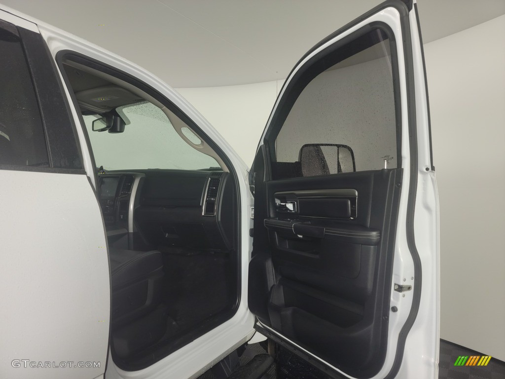 2018 3500 Laramie Mega Cab 4x4 - Bright White / Black photo #27
