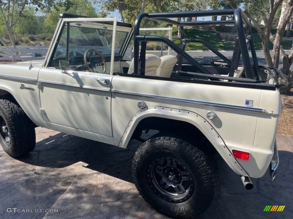 Wimbledon White 1969 Ford Bronco Sport Wagon Exterior Photo #142923523