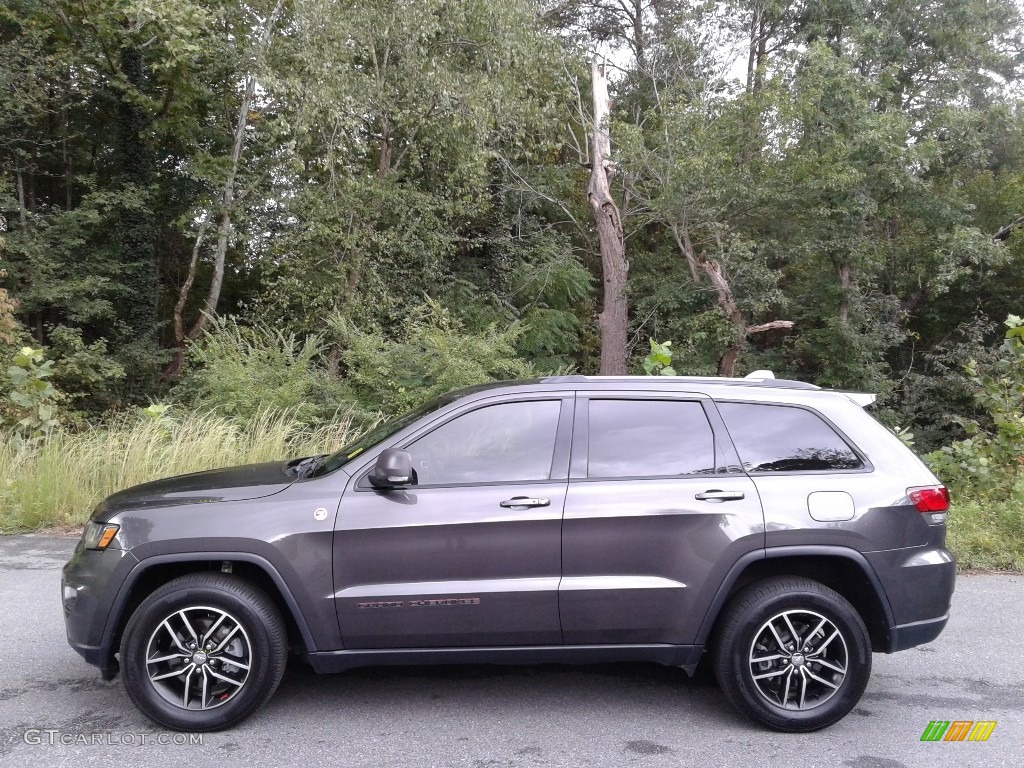 Granite Crystal Metallic Jeep Grand Cherokee