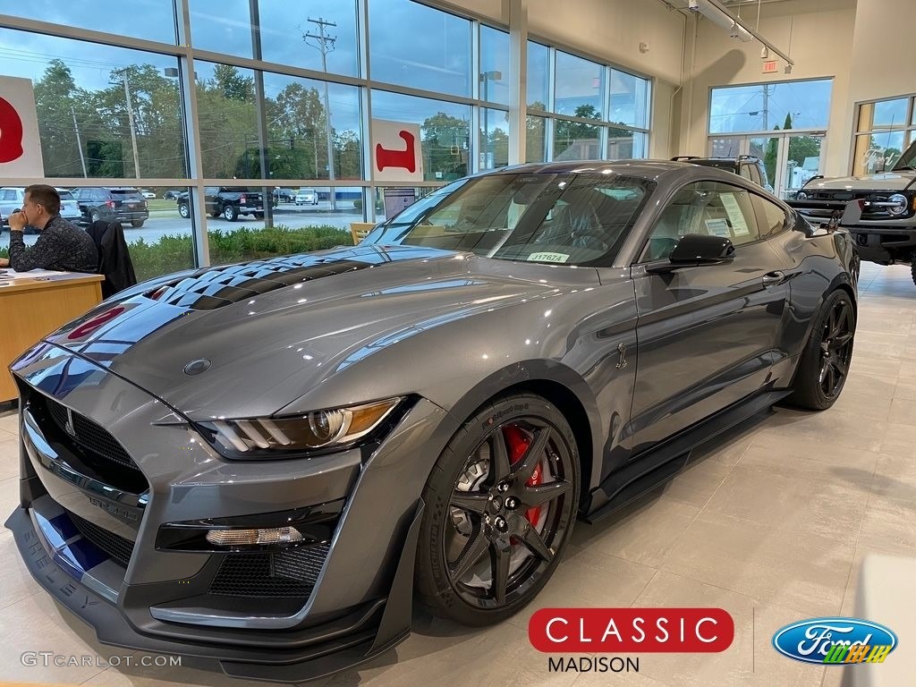 Carbonized Gray Metallic Ford Mustang
