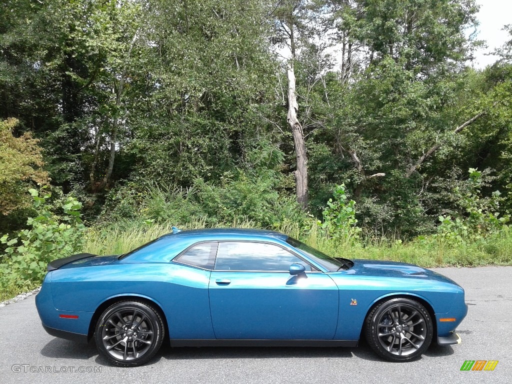 2021 Challenger R/T Scat Pack - Frostbite / Black photo #5