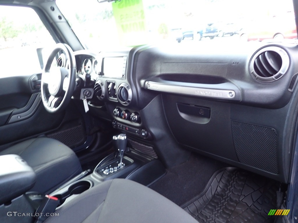 2018 Wrangler Unlimited Sport 4x4 - Rhino / Black photo #15
