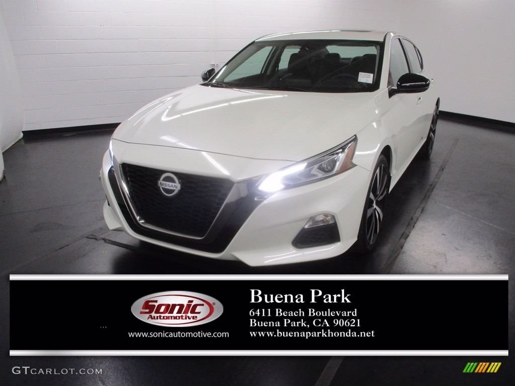 2019 Altima SR AWD - Pearl White / Charcoal photo #1