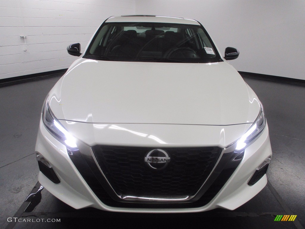 2019 Altima SR AWD - Pearl White / Charcoal photo #2