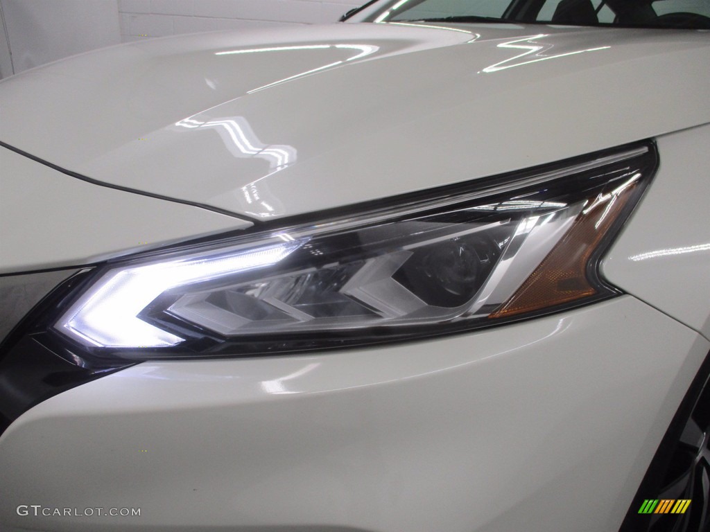 2019 Altima SR AWD - Pearl White / Charcoal photo #10