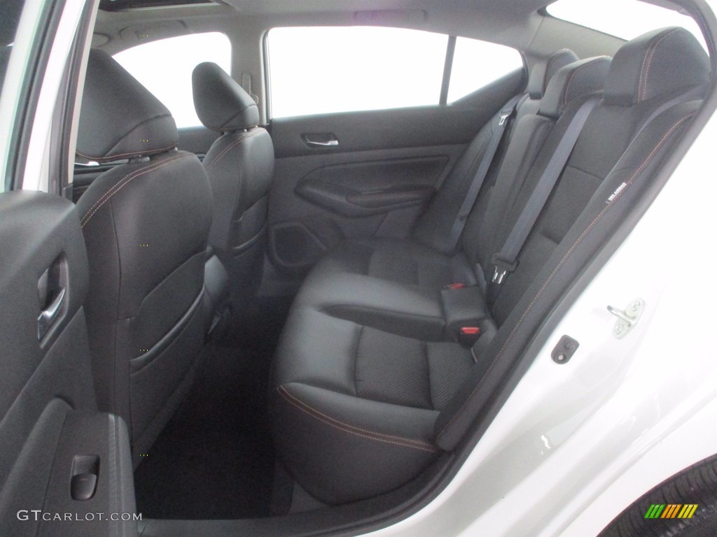 2019 Altima SR AWD - Pearl White / Charcoal photo #28