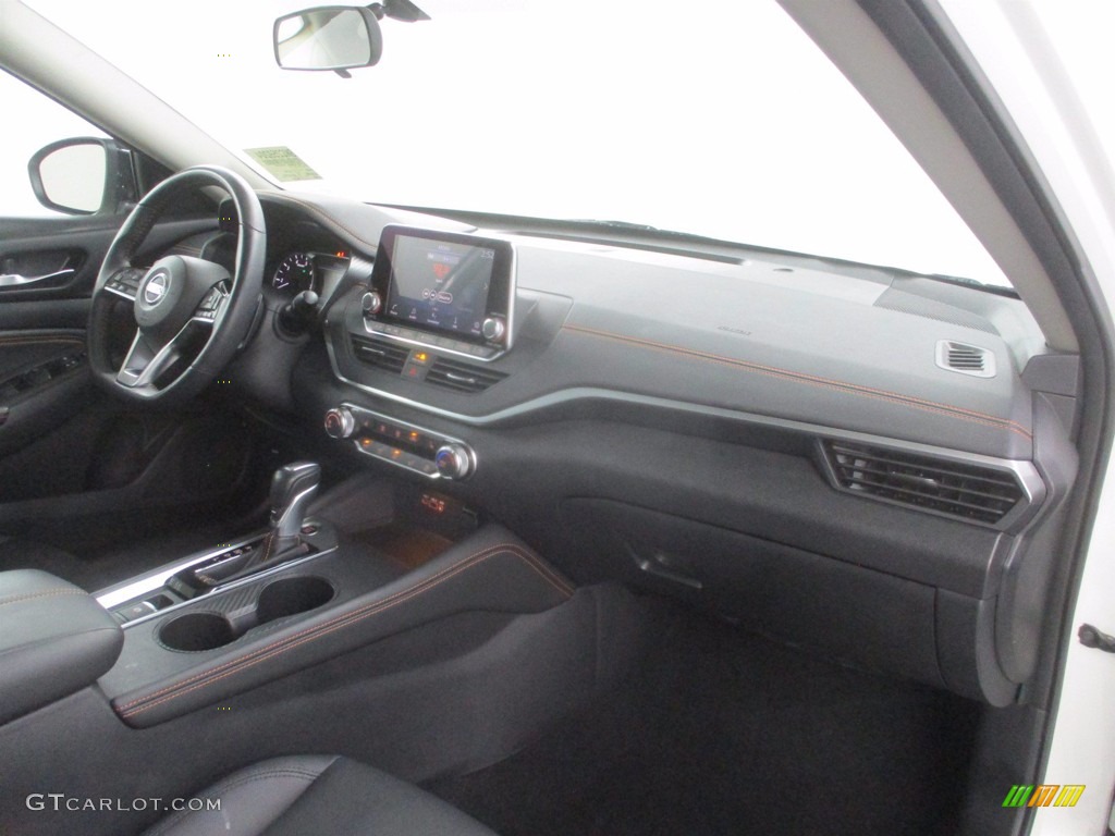 2019 Altima SR AWD - Pearl White / Charcoal photo #34