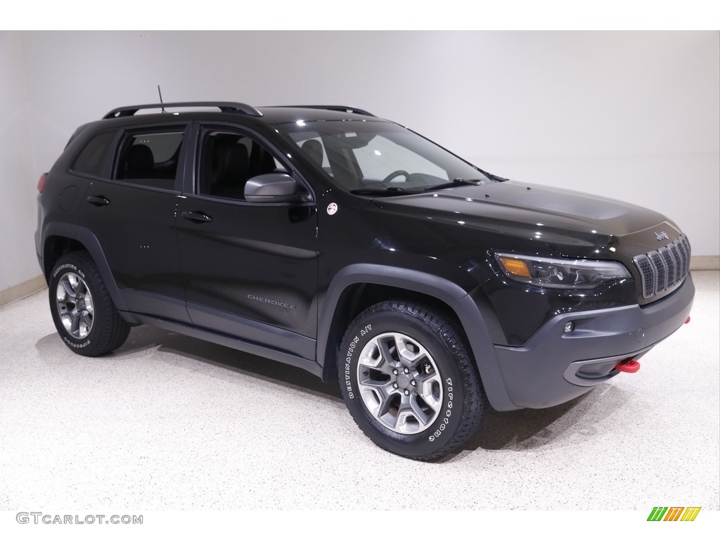 2019 Cherokee Trailhawk 4x4 - Diamond Black Crystal Pearl / Black photo #1