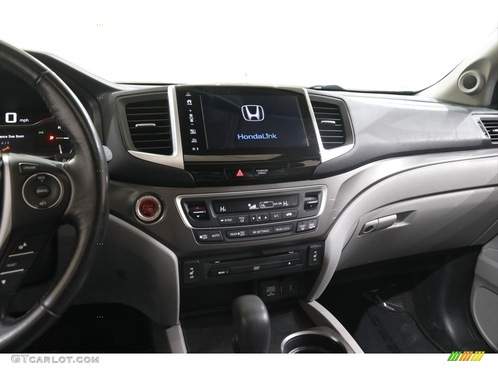 2017 Honda Pilot EX-L AWD Controls Photo #142944263