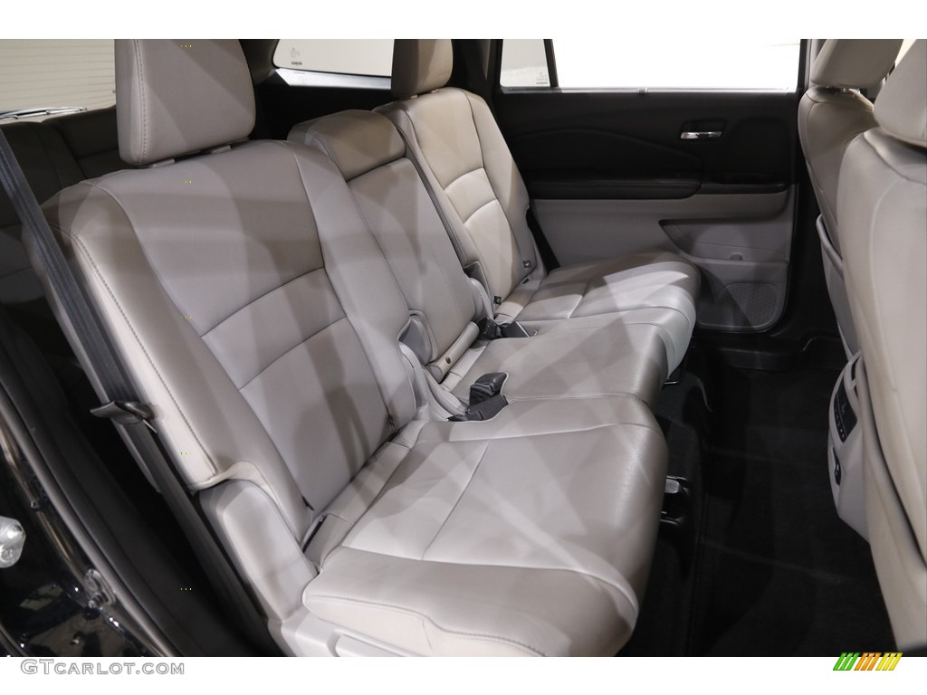 Gray Interior 2017 Honda Pilot EX-L AWD Photo #142944371