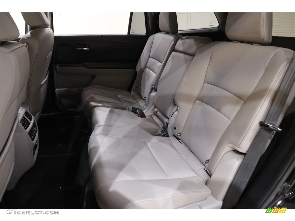 Gray Interior 2017 Honda Pilot EX-L AWD Photo #142944386