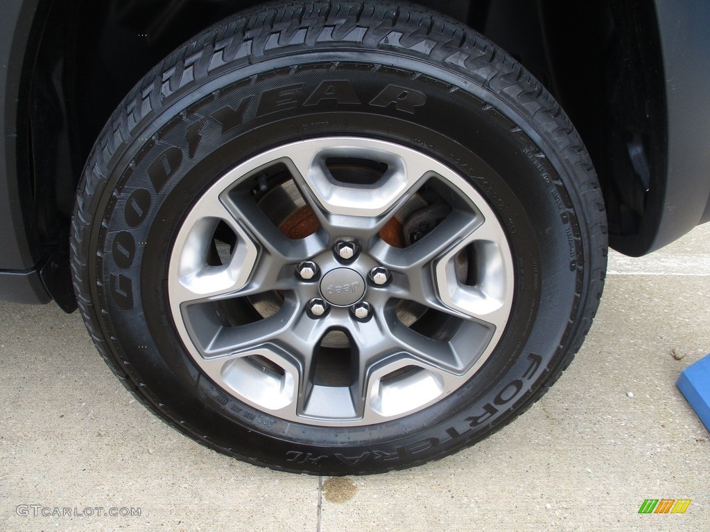 2019 Cherokee Trailhawk 4x4 - Billet Silver Metallic / Black photo #11