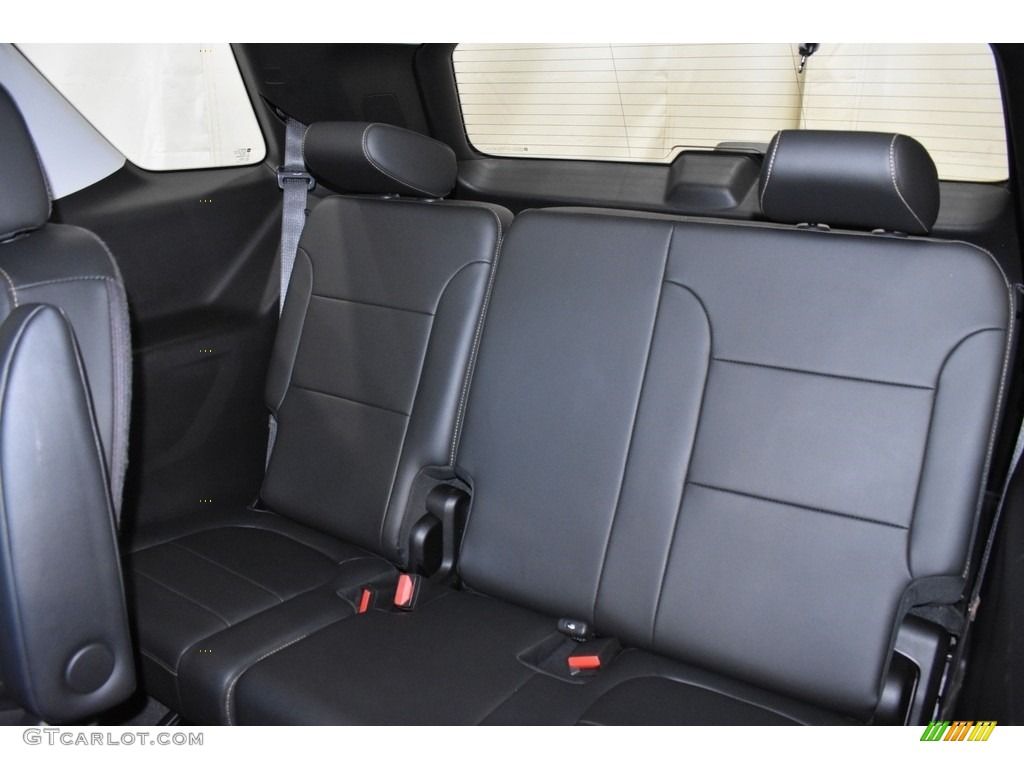 2019 Traverse LT - Black Current Metallic / Jet Black photo #9