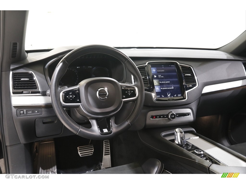 2017 Volvo XC90 T8 eAWD R-Design Dashboard Photos