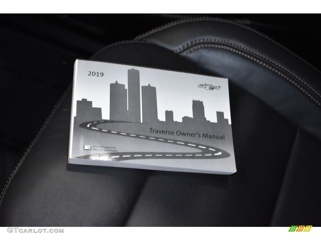2019 Traverse LT - Black Current Metallic / Jet Black photo #17