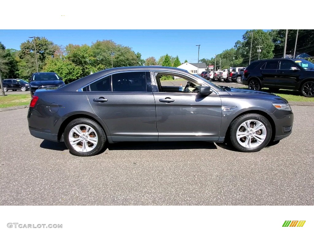 Magnetic 2016 Ford Taurus SE Exterior Photo #142955350