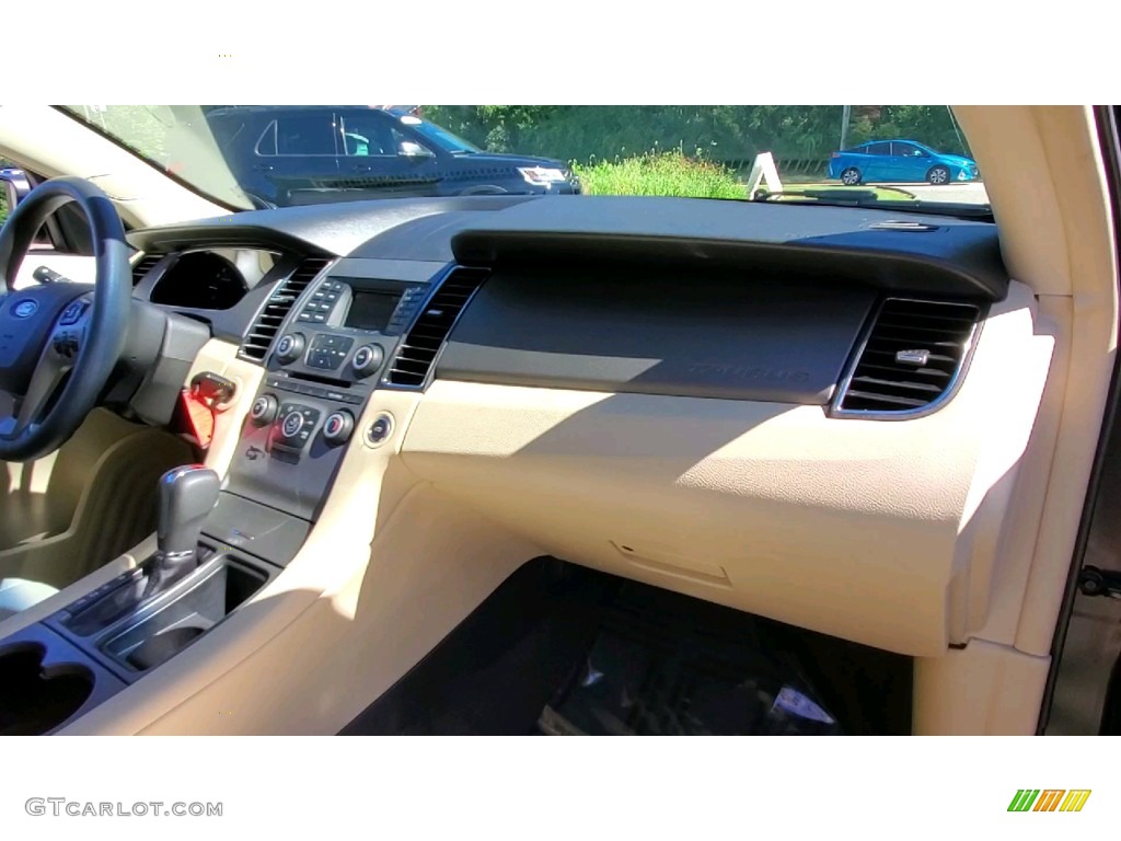 2016 Taurus SE - Magnetic / Dune photo #24