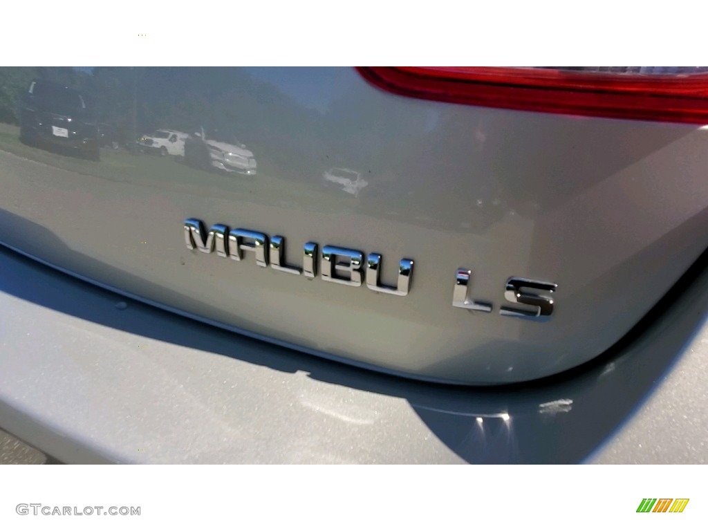 2015 Chevrolet Malibu LS Marks and Logos Photos