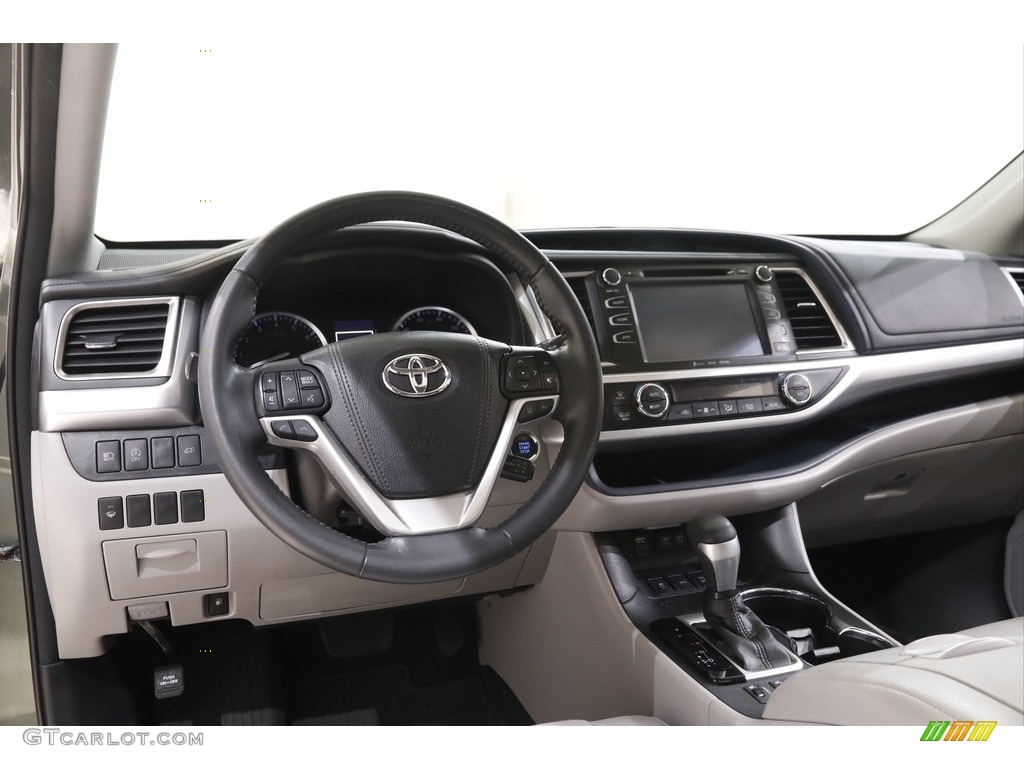 2018 Highlander XLE AWD - Alumina Jade Metallic / Ash photo #6