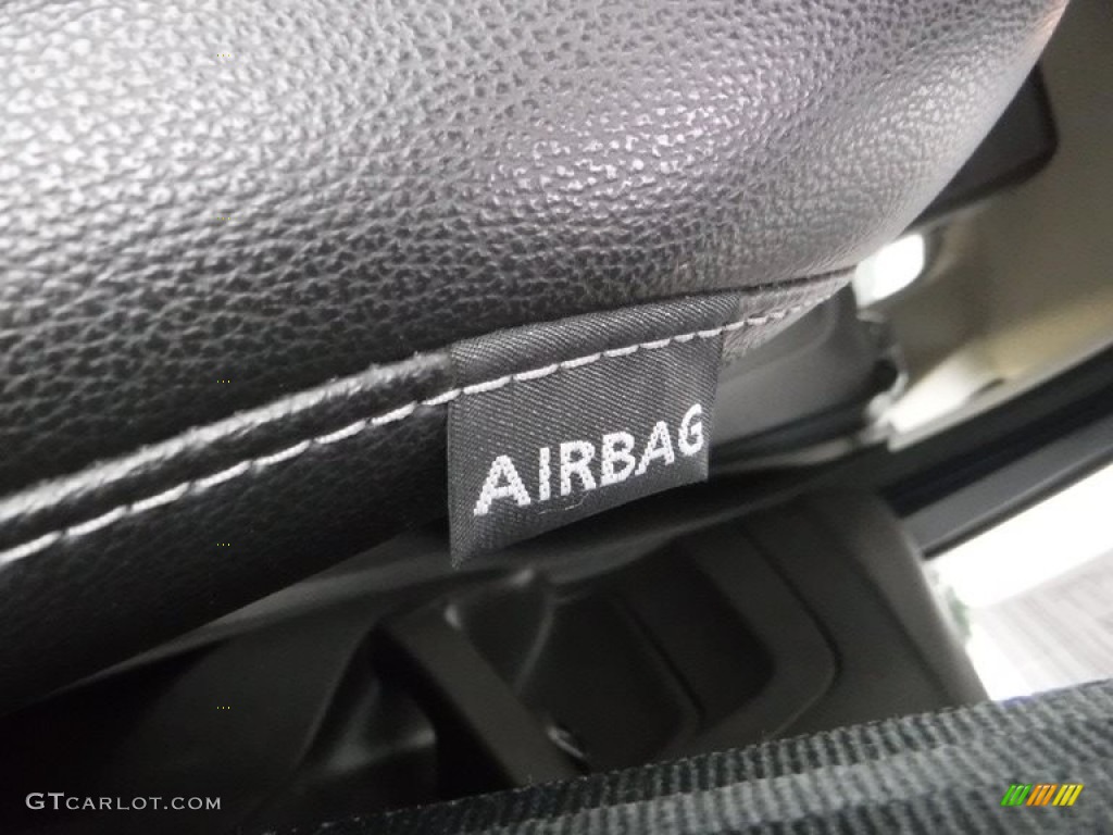 2019 Escape Titanium 4WD - Lightning Blue / Chromite Gray/Charcoal Black photo #24