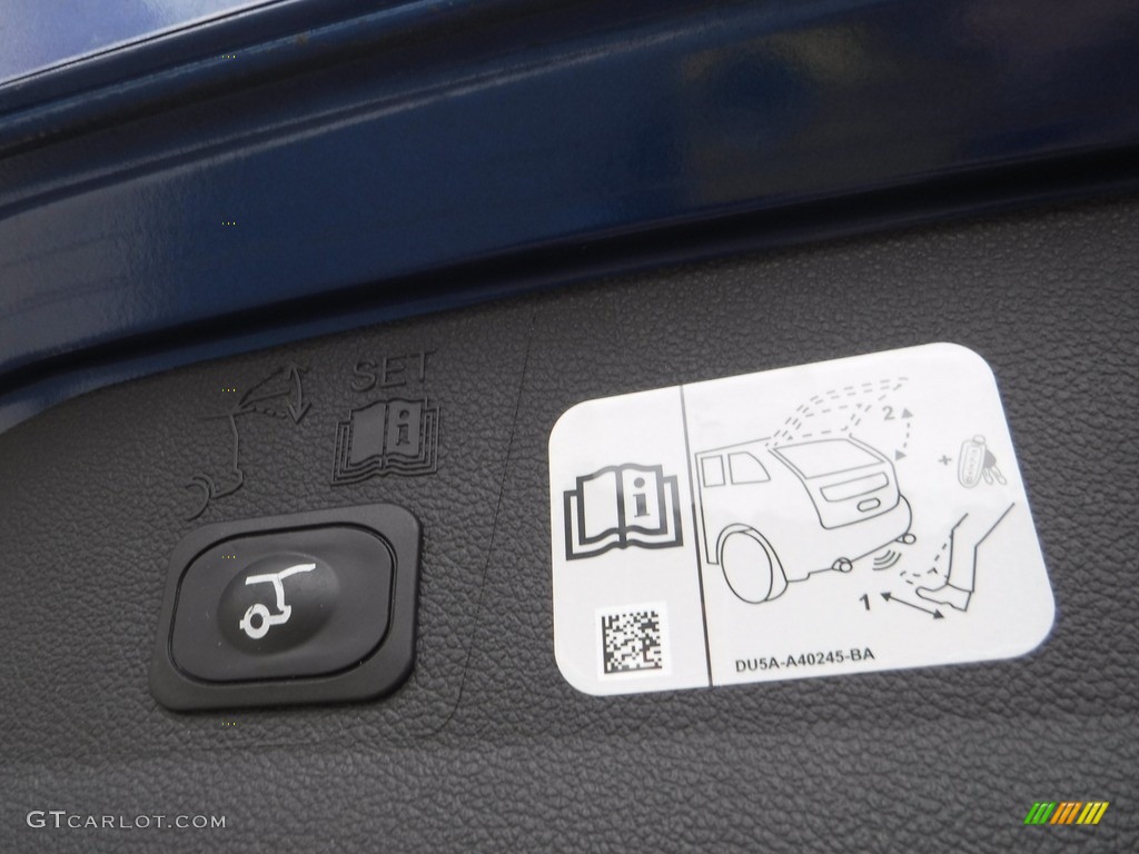 2019 Escape Titanium 4WD - Lightning Blue / Chromite Gray/Charcoal Black photo #30